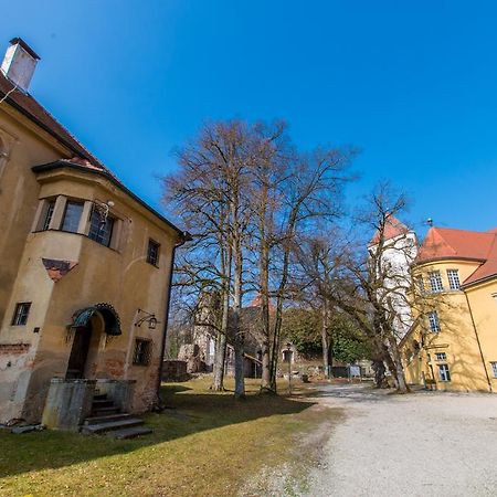 Hotel Schloss Neuburg - Hoftaferne Neuburg am Inn Exterior foto